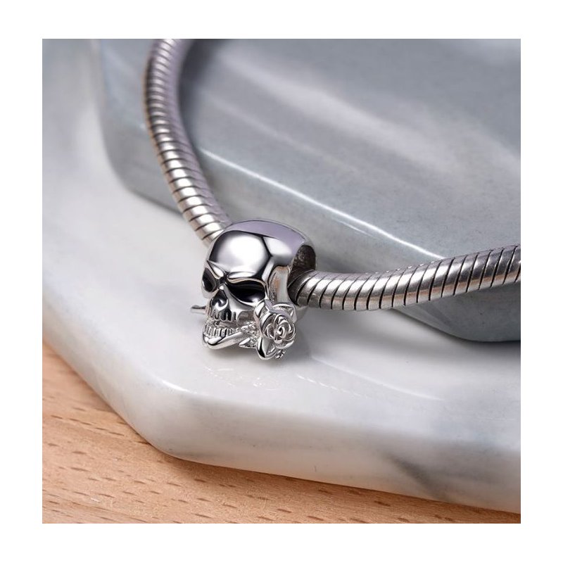 Charms srebrny czaszka róża koralik zawieszka 925