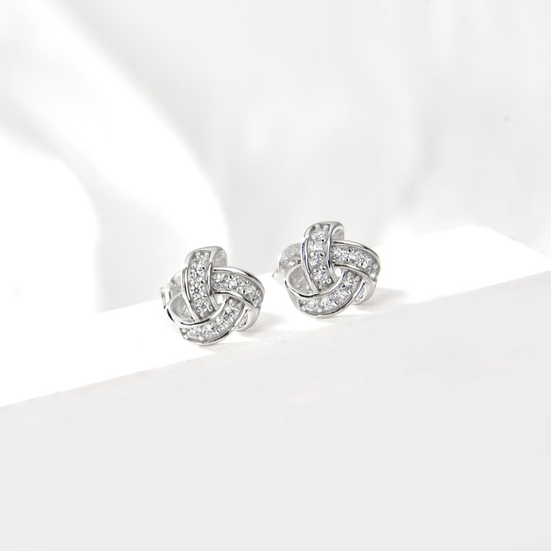 Srebrne kolczyki wkrętki sztyfty rodowane srebro eleganckie i subtelne