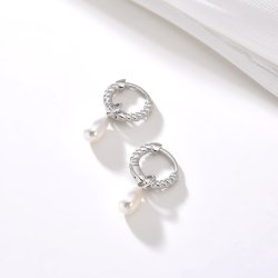 Srebrne kolczyki rodowane perły wiszące angielskie srebro 925