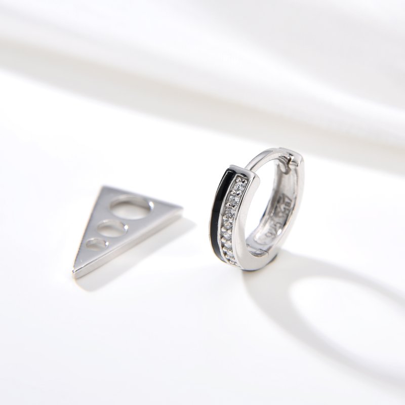 Męski srebrny kolczyk rodowany kółko angielski 925 trójkąt wiszący