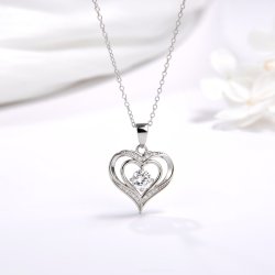 Naszyjnik srebrny 925 damski łańcuszek z zawieszką - elegancki design