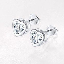 Srebrne kolczyki wkrętki sztyfty serca literka a - idealny prezent