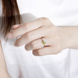 Srebrny pierścionek rodowany srebro próba 925 dla kobiety kwiatek