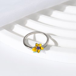 Srebrny pierścionek rodowany srebro próba 925 dla kobiety kwiatek