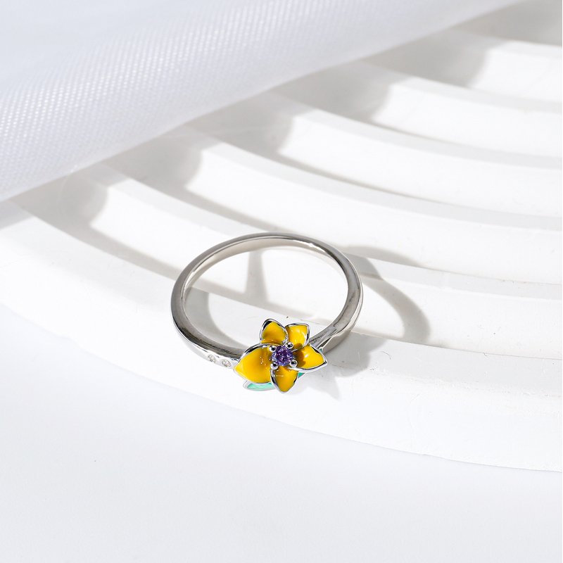 Srebrny pierścionek rodowany srebro próba 925 dla kobiety kwiatek