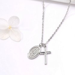 Łańcuszek srebrny z krzyżykiem medalik na komunię dla dziewczynki srebro