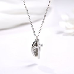 Łańcuszek srebrny z krzyżykiem medalik na komunię dla dziewczynki srebro