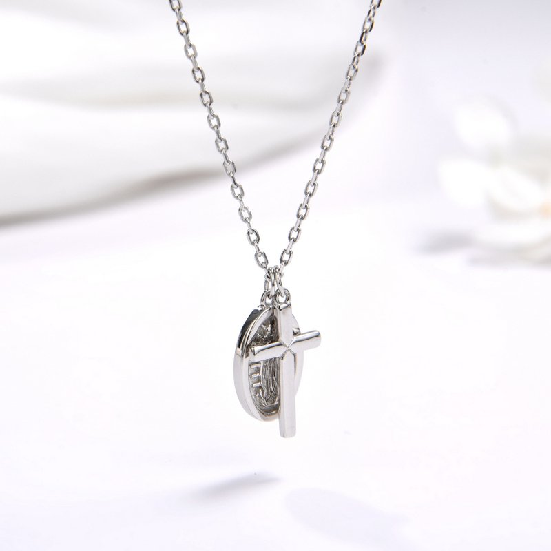 Łańcuszek srebrny z krzyżykiem medalik na komunię dla dziewczynki srebro