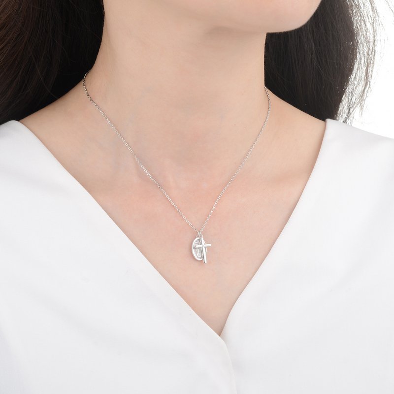 Łańcuszek srebrny z krzyżykiem medalik na komunię dla dziewczynki srebro