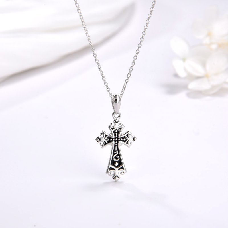 Naszyjnik srebrny krzyżyk srebro 925 - modny dodatek