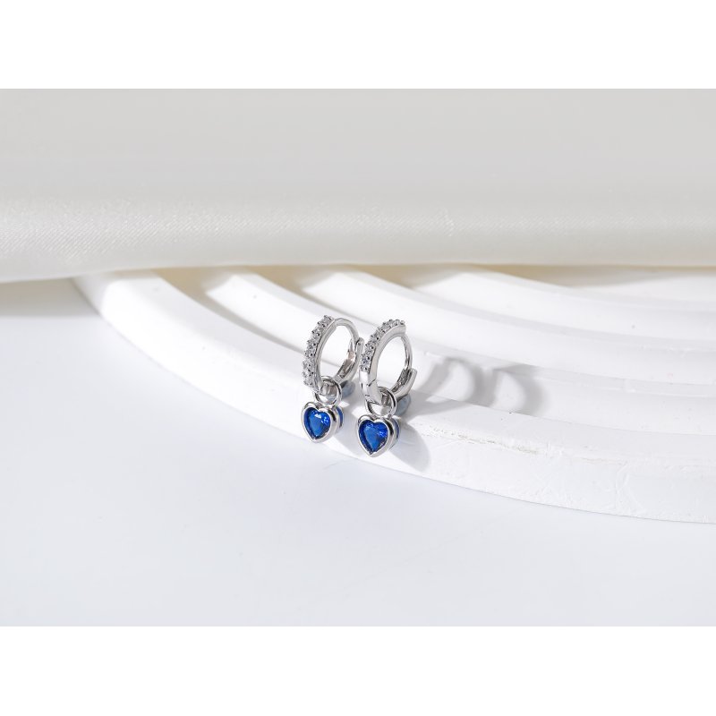 Srebrne kolczyki serca wiszące niebieskie srebro 925