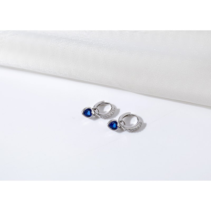 Srebrne kolczyki serca wiszące niebieskie srebro 925