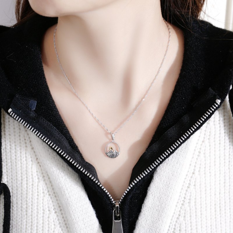 Naszyjnik srebrny łańcuszek damski z zawieszką góry srebro próba 925