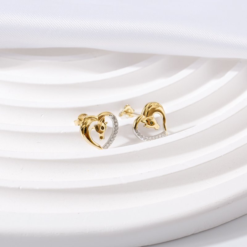 Kolczyki srebrne dla dziewczynki koniki w sercu srebro pozłacane 925 sztyfty wkrętki