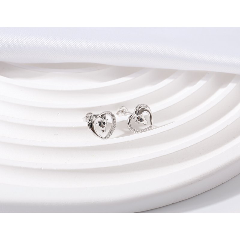 Kolczyki srebrne rodowane dla dziewczynki koniki konie srebro próba 925