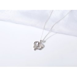 Naszyjnik srebrny łańcuszek matka z dzieckiem w sercu srebro rodowane 925