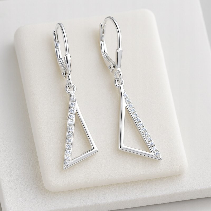 Srebrne kolczyki trójkąty z cyrkoniami angielskie srebro próba 925