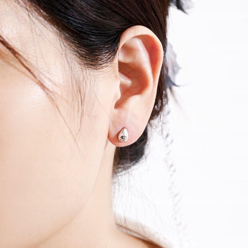 Srebrne kolczyki sztyfty wkrętki małe krople srebro próba 925