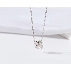 Naszyjnik srebrny łańcuszek celebrytka koniczynka cyrkonia srebro próba 925