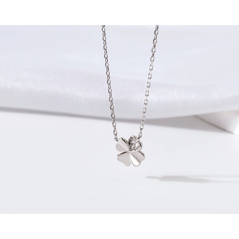 Naszyjnik srebrny łańcuszek celebrytka koniczynka cyrkonia srebro próba 925