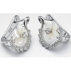 Kolczyki srebrne rodowane kwiatki cyrkonie masa perłowa srebro próba 925