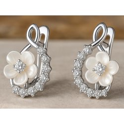 Kolczyki srebrne rodowane kwiatki cyrkonie masa perłowa srebro próba 925