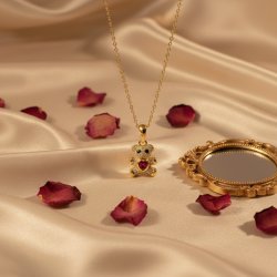 Srebrny pozłacany naszyjnik zawieszka miś serce cyrkonia srebro próba 925