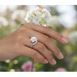 Pierścionek srebrny kwiat z cyrkonią regulowany damski srebro próba 925