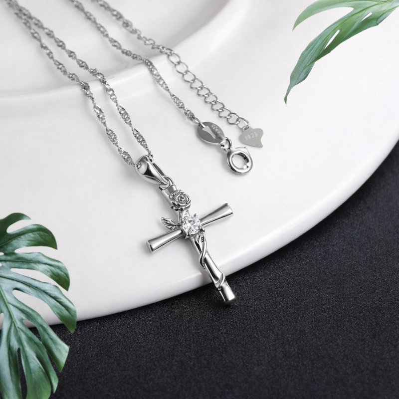 Naszyjnik srebrny krzyżyk krzyż łańcuszek damski komunia srebro próba 925