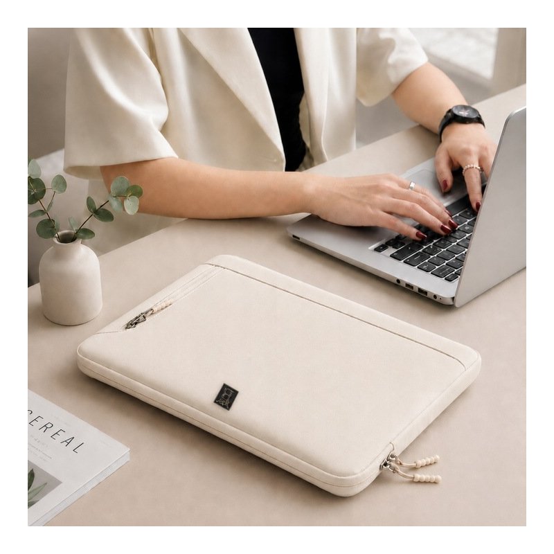 Kremowe beżowe etui na laptopa teczka torba pokrowiec 14,4-15,6 cali