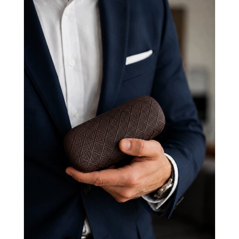 Eleganckie etui twarde na okulary korekcyjne przeciwsłoneczne brązowe